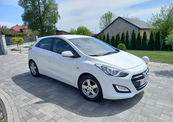 Hyundai I30 cena 39900 przebieg: 77000, rok produkcji 2015 z Wyszogród małe 232